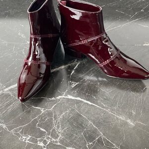 Splendid pointed toe booties in glossy patent leather burgundy